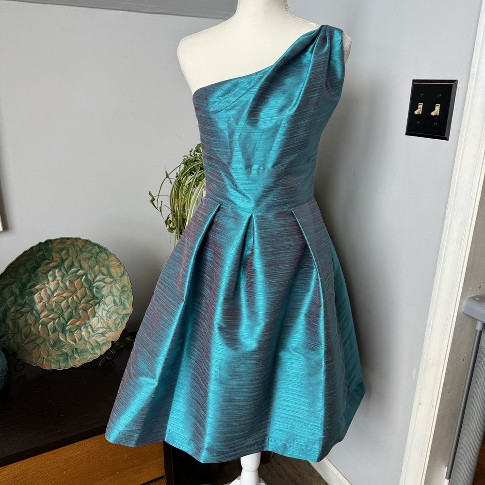 Alfred Sung Taffeta One Shoulder‎ Cocktail Mini Dress Teal Iridescent size 4